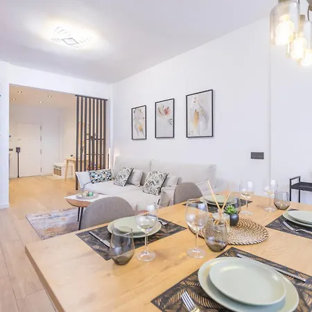 Fully Renovated Apartment In The Heart Of Fuengirola, 2 Min Walk To The Beach Exterior photo