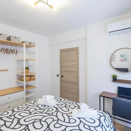 Fully Renovated Apartment In The Heart Of Fuengirola, 2 Min Walk To The Beach Exterior photo