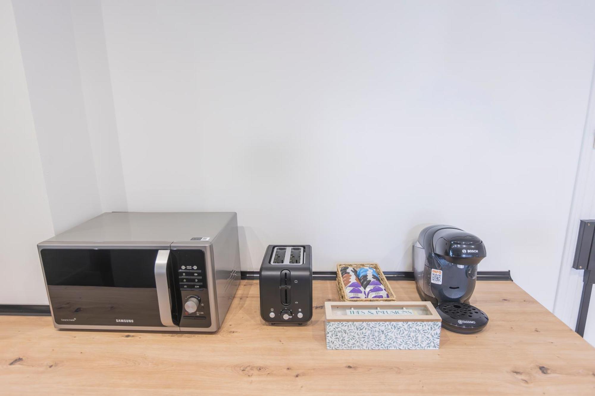 Apartamento Fully Renovated In The Heart Of Fuengirola, 2 Min Walk To The *
